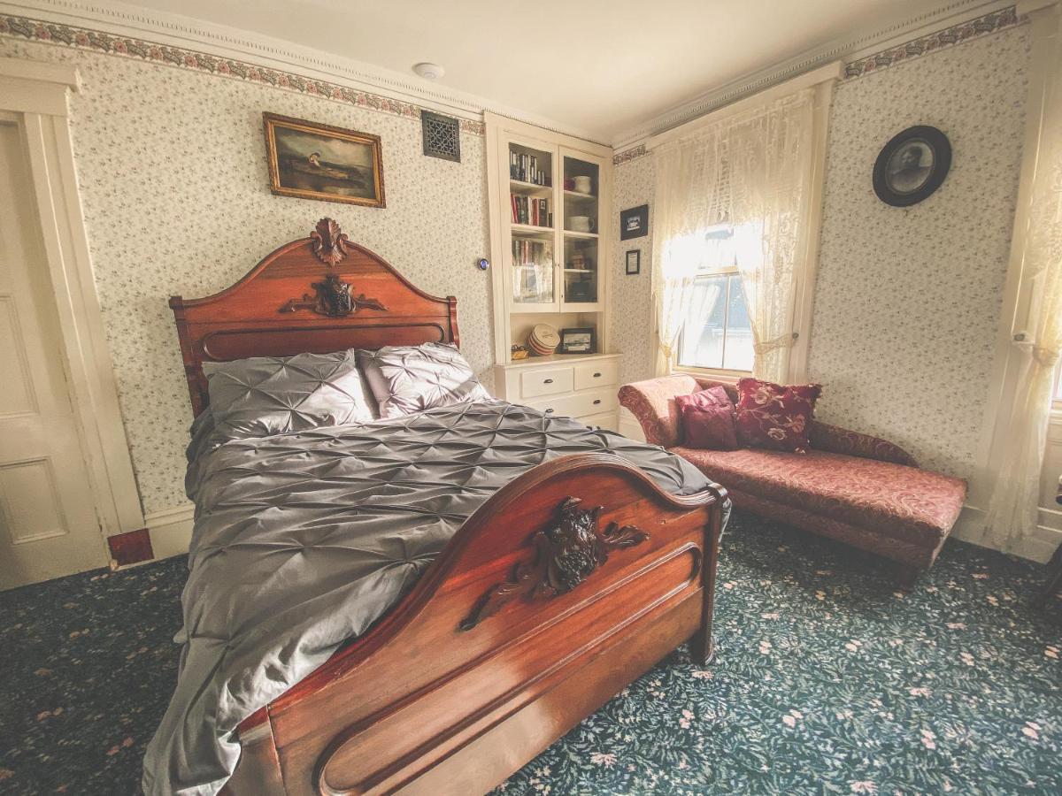 Bed and Breakfast Lizzie Borden House Фолл-Рівер Екстер'єр фото