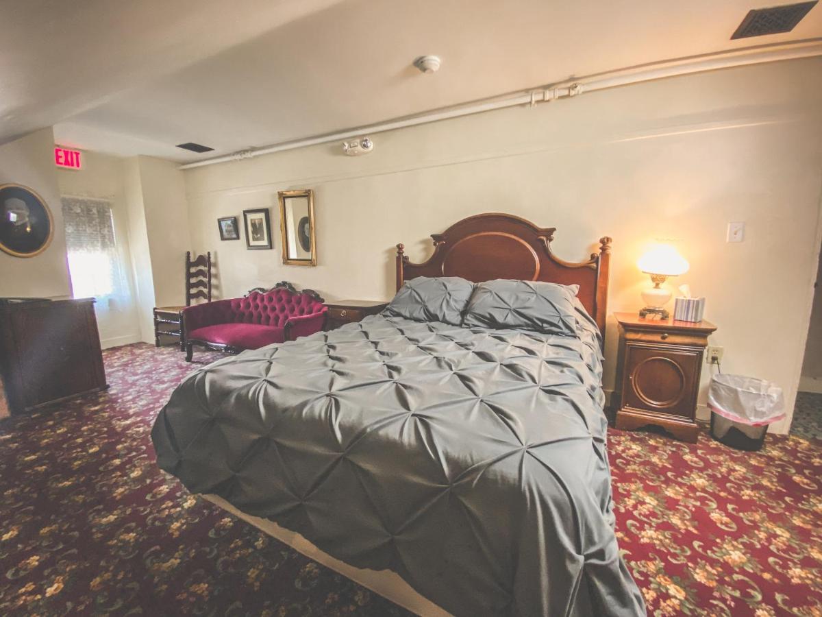 Bed and Breakfast Lizzie Borden House Фолл-Рівер Екстер'єр фото